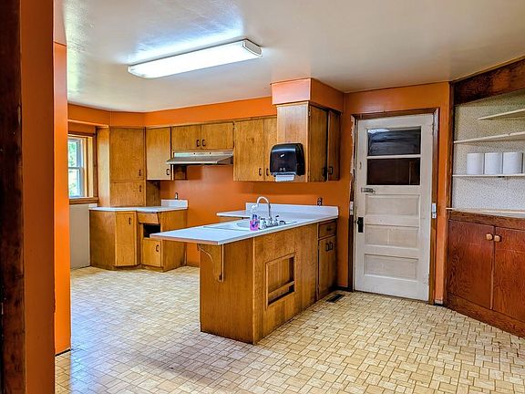 5th image of 2115 Olympic St