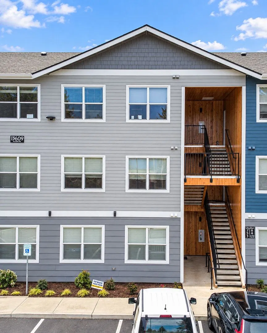 L13609 -- Avey Court Apartments — Photo 2