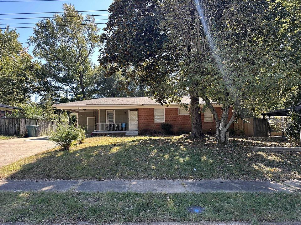 2nd image of 1871 Coventry Dr