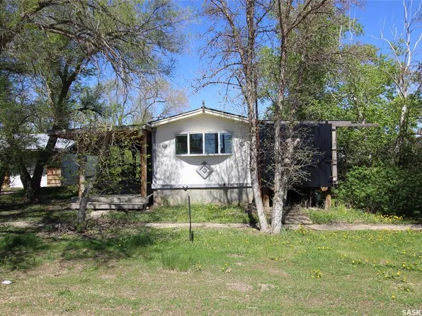 513-515 2nd AVENUE S, Simmie, SK S0N 2N0