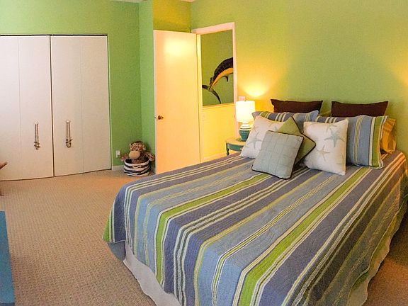 Guest bedroom