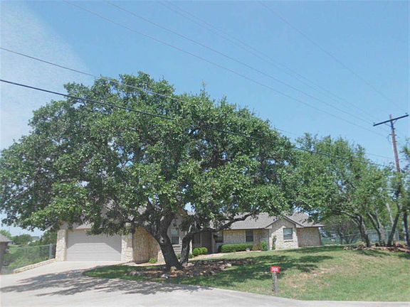 2nd image of 2406 Sunny Point Dr