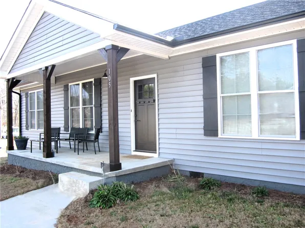 105 Jefferson Pl, Walhalla, SC 29691