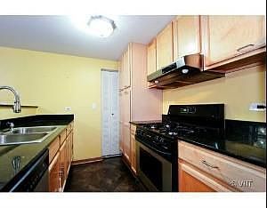 4th image of 2307 E 70th Pl #114
