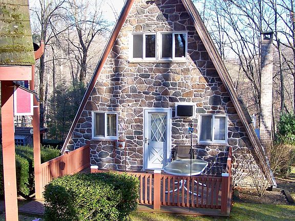 4th image of 396 Pencroft Dr S