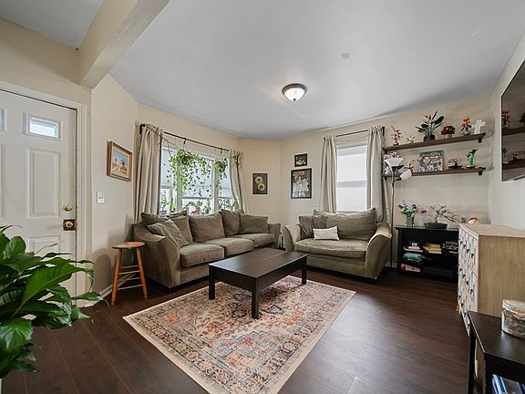 2nd image of 40 Bellevue Ave