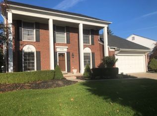 5181 Crowfoot Dr, Troy, MI 48085