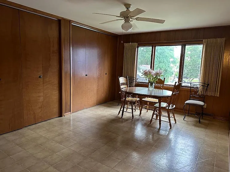 6234 N Canterbury Rd #UPSTAIRS — Photo 8
