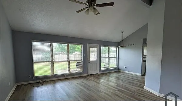6827 Kearney Dr — Photo 5