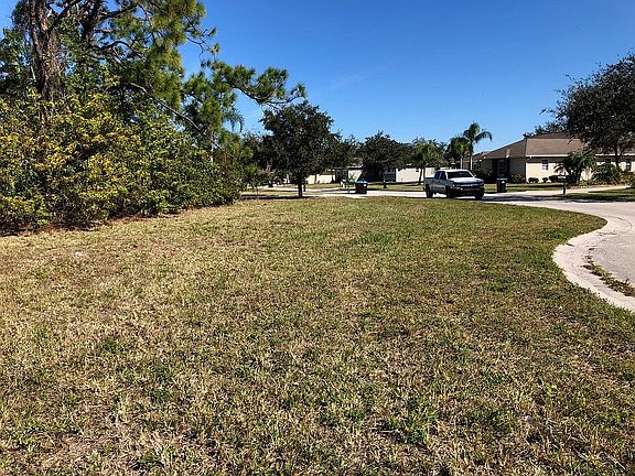 4th image of 813 Yellow Wood Ct SE