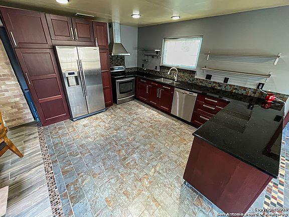 3rd image of 15314 Elm Park St