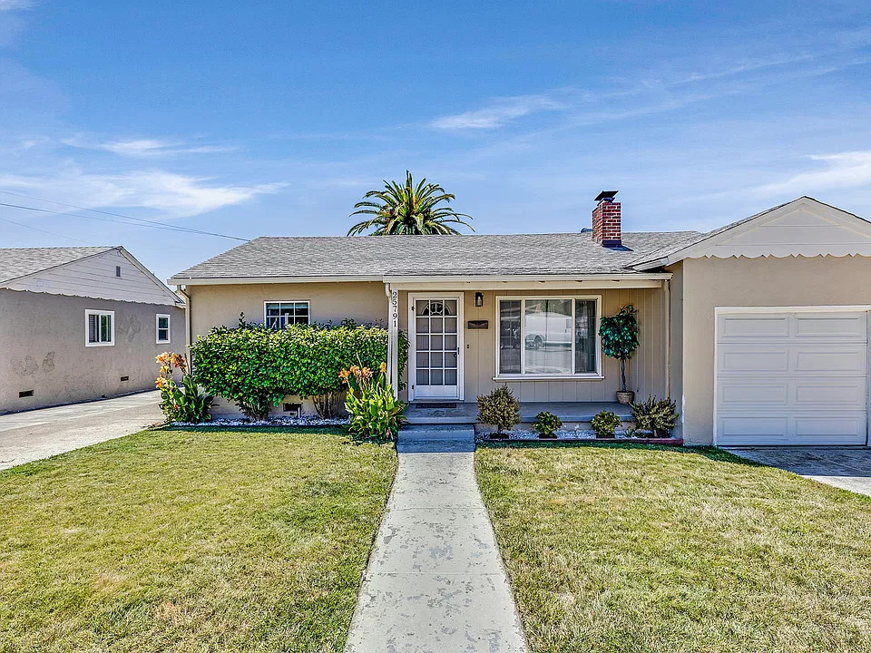 25791 Bel Aire Dr