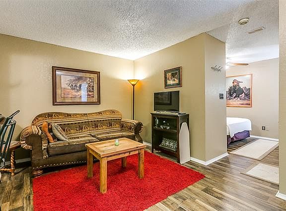 2nd image of 3125 Sondra Dr APT 303