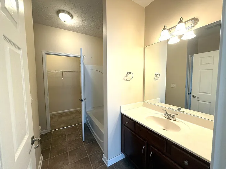 9400 Clubview Dr — Photo 12