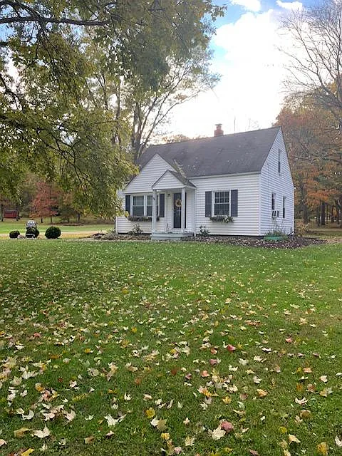 1534 Morris Dr — Photo 2