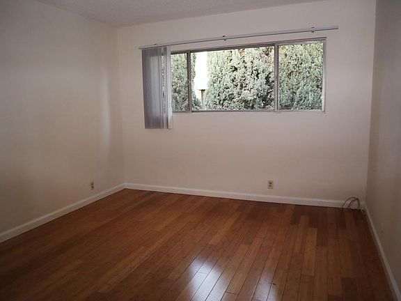 5th image of 760 W Huntington Dr APT 11