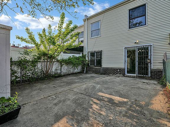 2nd image of 3748 Polar St
