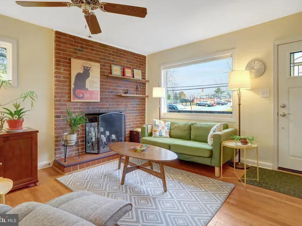 170 Cambridge Rd, Alexandria, VA 22314