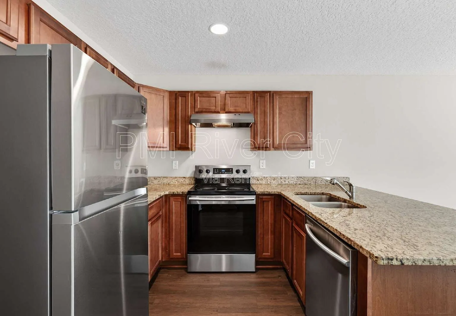 3 bed, 2.0 bath, 1312 sqft, $1,595 — Photo 3