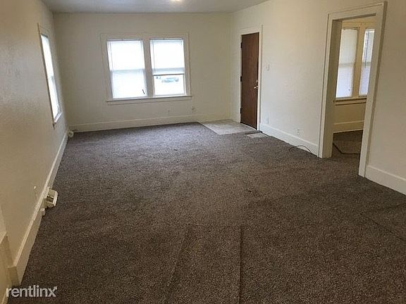 2514 Fredrickson livingroom view