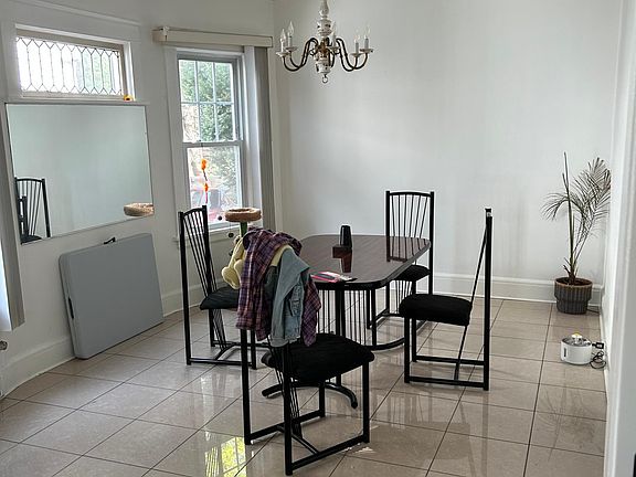 3rd image of 32 Lake Ave
