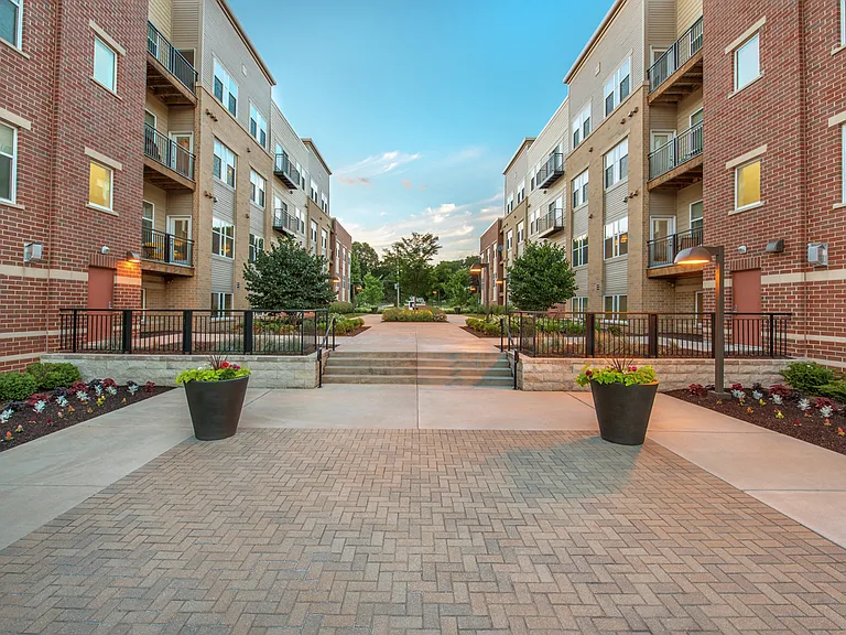 The Enclave Luxury Apartments — Photo 49