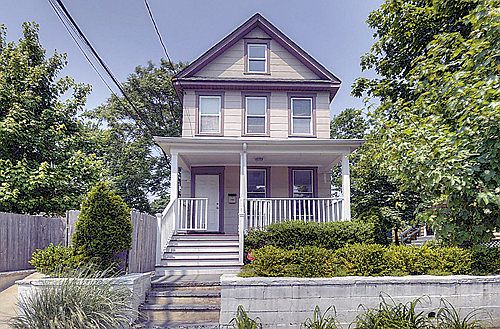1st image of 703 Bond St