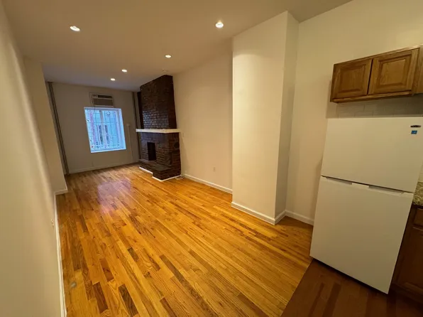 23 Barrow Street image 1 of 10