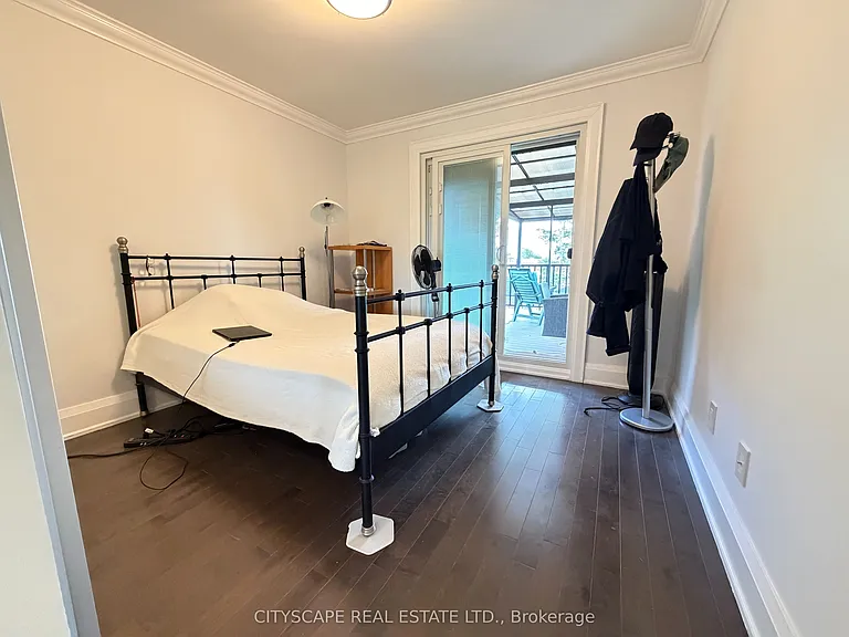 135 Bonham Blvd #UPPER — Photo 32