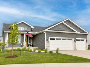 3040 Serenity Dr, Waukee, IA 50263