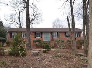 504 Thornwood Rd, Jamestown, NC 27282