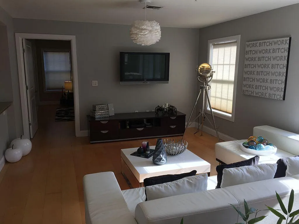 1 bed, 1.5 bath, 910 sqft, $2,500 — Photo 4