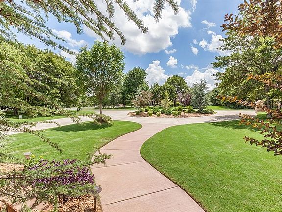 5th image of 10021 Forest Glade Dr