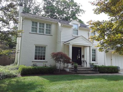 693 N Glenhurst Dr, Birmingham, MI, 48009