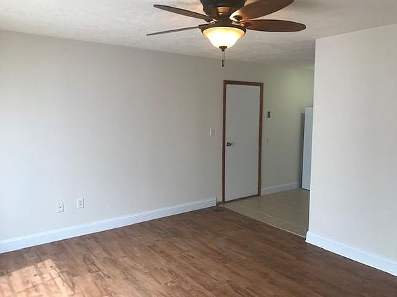 2nd image of 989 Dayton Ave
