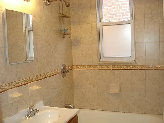 Rented by Aamen Realty | media 8