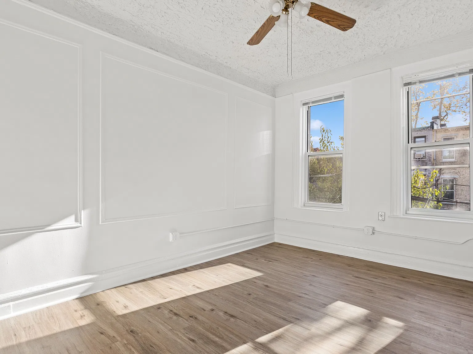454 36th Street — Photo 3