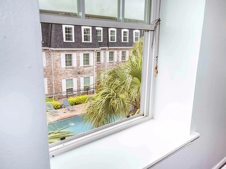 353 N Post Oak Ln #823 — Photo 16