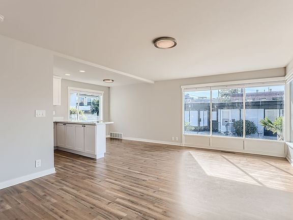 3rd image of 2330 Alki Ave SW #1B-1BA-850SQFT