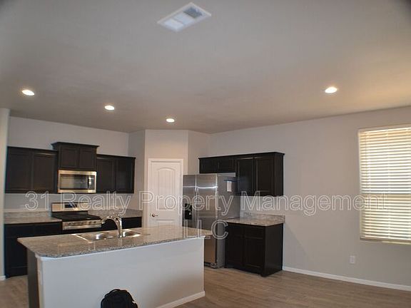 3rd image of 7541 Orion Rd