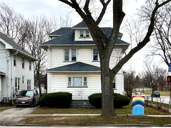 879 Emerson St, Rochester, NY 14613