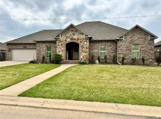 335 Point West Dr, Conway, AR 72034