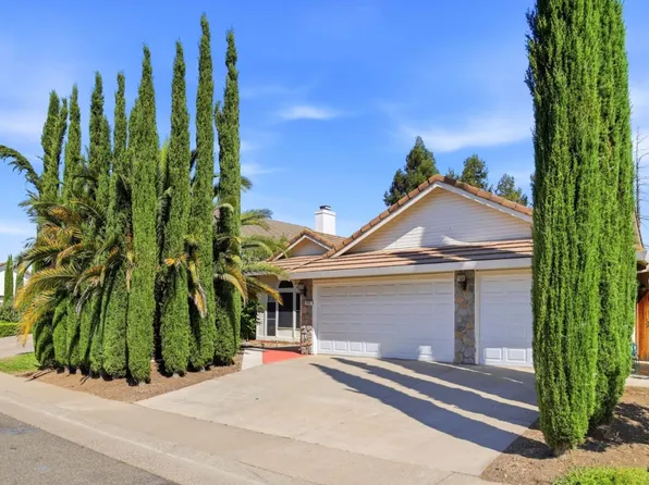 8947 Giant Panda Dr, Sacramento, CA 95829