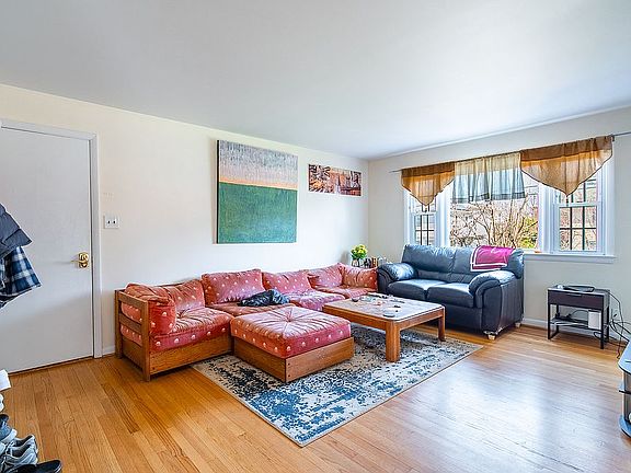 4th image of 706 N Cleveland St APT 1