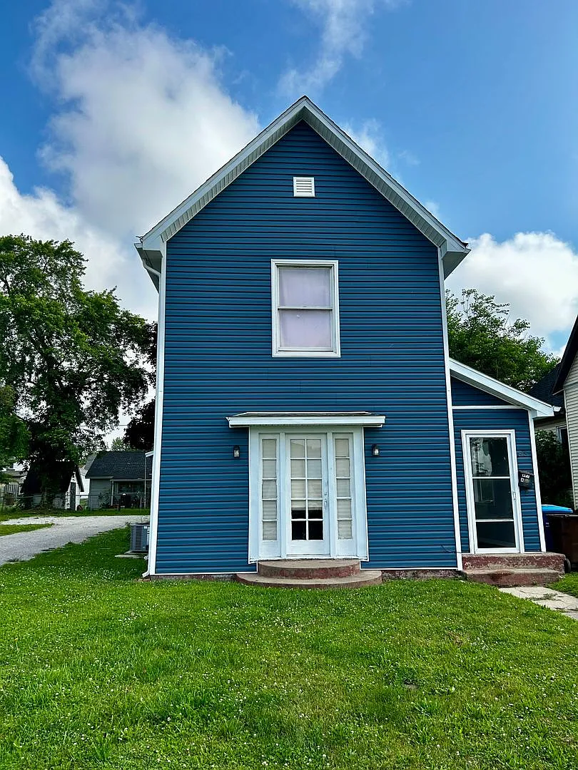 818 W Broadway Street — Photo 1