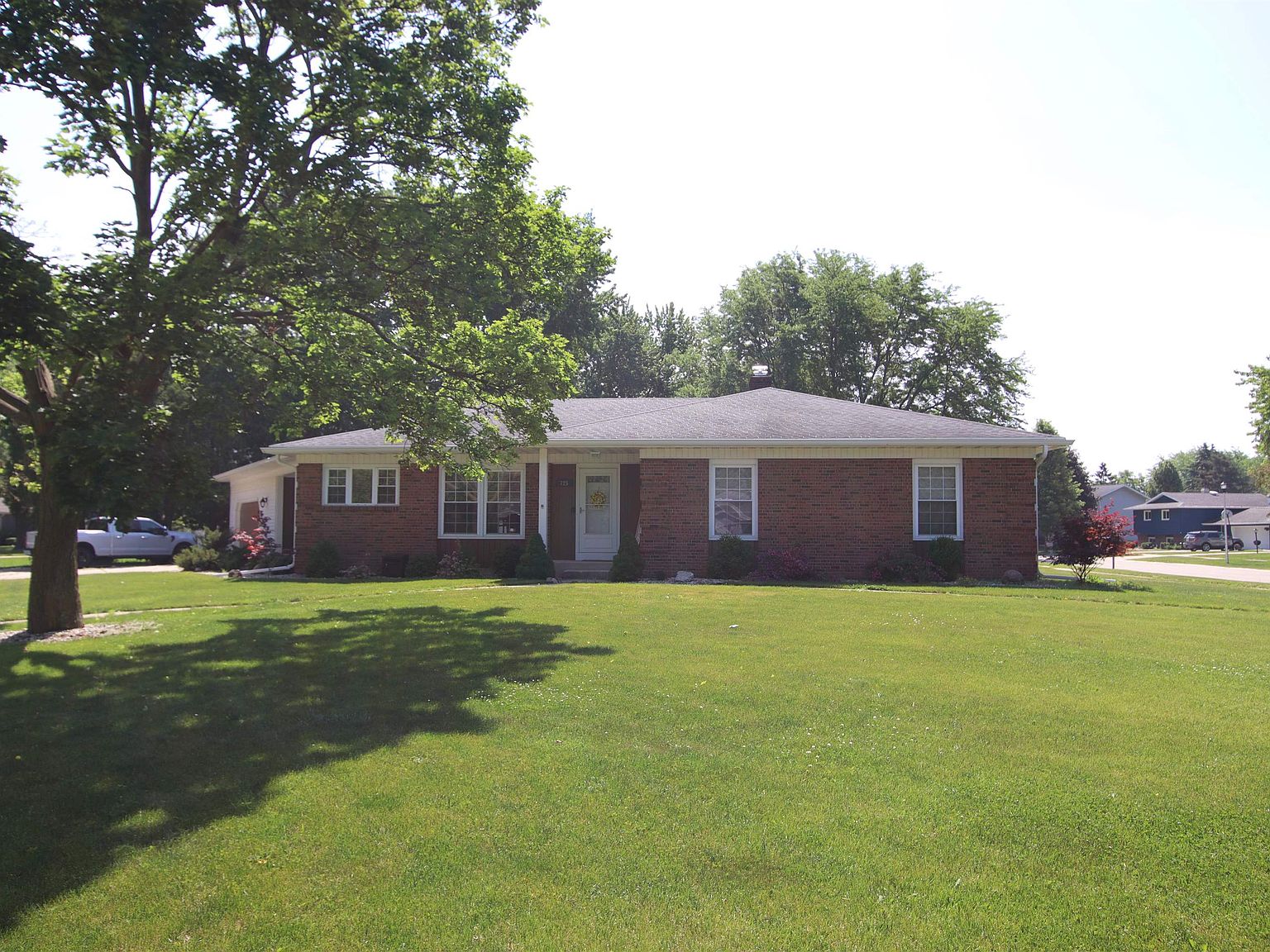 725 Meadowbrook Ln, Fond Du Lac, WI 54935 Zillow