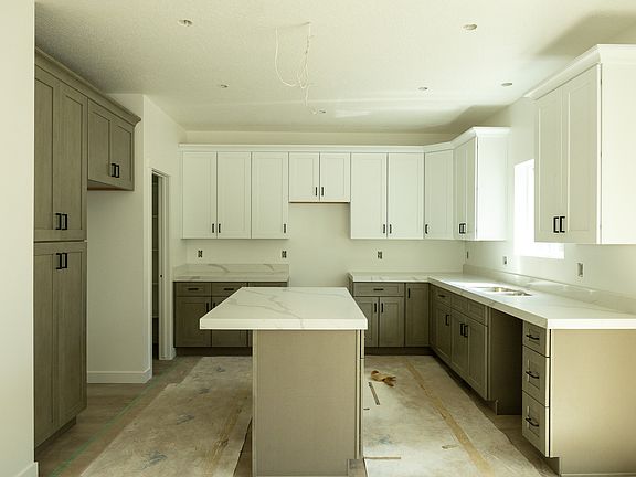 4th image of 2779 S Saysay Way W