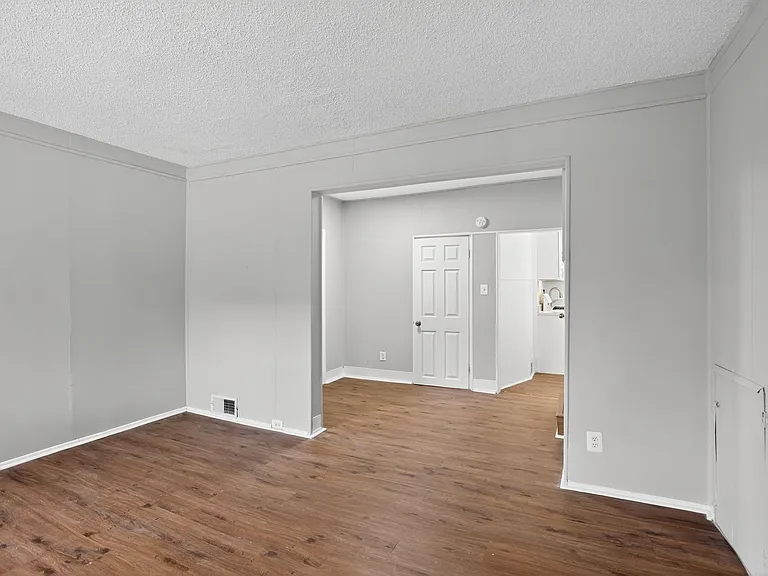 5446 Narcissus Ave — Photo 10