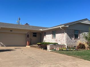 131 Lakeside Dr, Altus, OK 73521