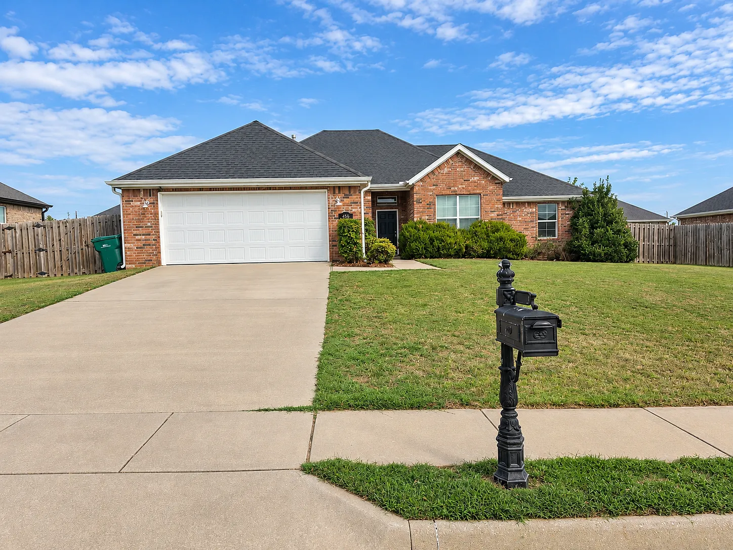 4 bed, 1704 sqft, $2,100 — Photo 1